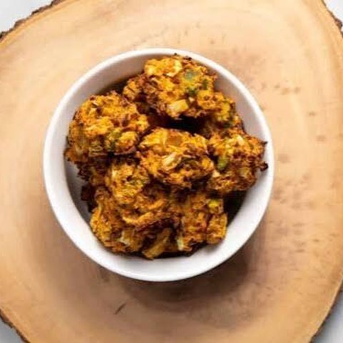 Golden Quinoa Tofu Cabbage Pakoras